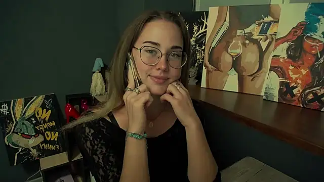 Snapshot of luxie_milady chatting on October 13, 2:17 pm luxie milady online show from October 13, 2:17 pm