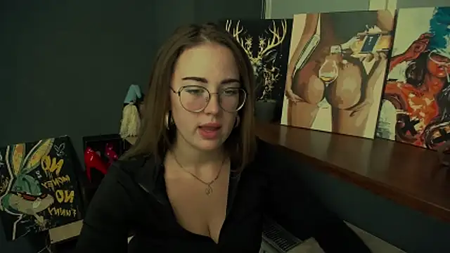 luxie milady online show from October 31, 1:45 pm