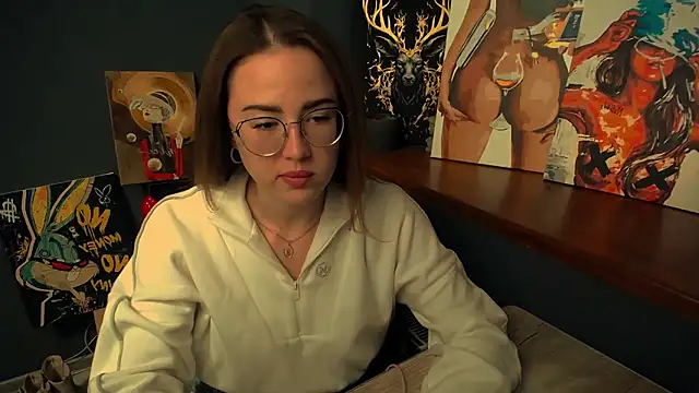 Snapshot of luxie_milady chatting on February 11, 2:00 pm luxie milady online show from February 11, 2:00 pm