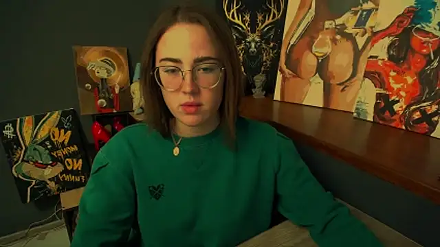 Snapshot of luxie_milady chatting on February 20, 1:33 pm luxie milady online show from February 20, 1:33 pm