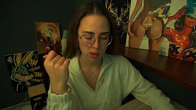 Snapshot of luxie_milady chatting on March 1, 12:40 pm luxie milady online show from March 1, 12:40 pm