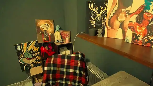Snapshot of luxie_milady chatting on March 16, 1:26 pm luxie milady online show from March 16, 1:26 pm