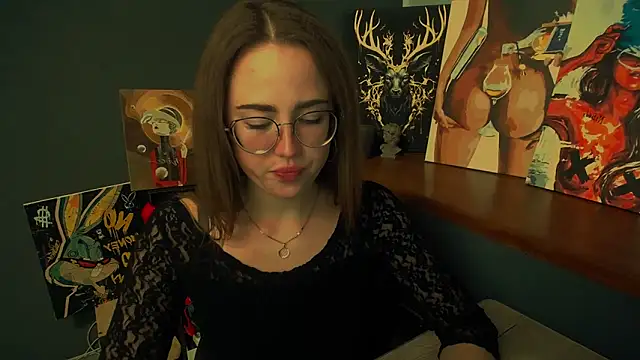Snapshot of luxie_milady chatting on April 21, 1:39 pm luxie milady online show from April 21, 1:39 pm