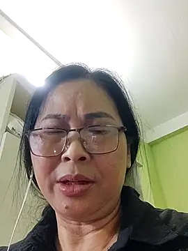 Snapshot of Hangem111 chatting on March 22, 3:59 pm Hangem111 online show from March 22, 3:59 pm