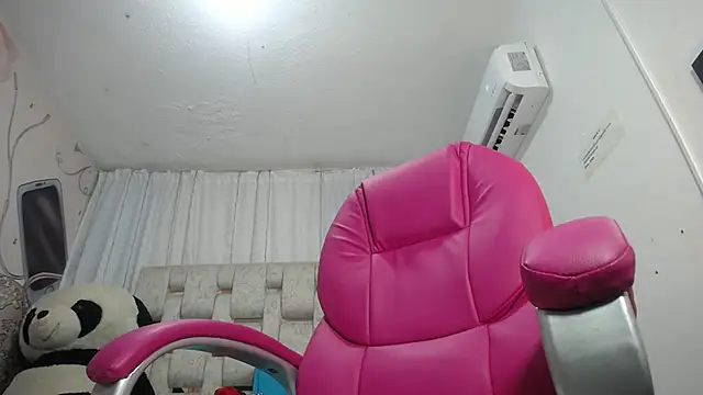 EMMA SWEETT1 online show from November 14, 12:48 pm