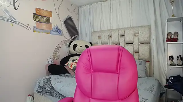 EMMA SWEETT1 online show from January 12, 12:43 pm