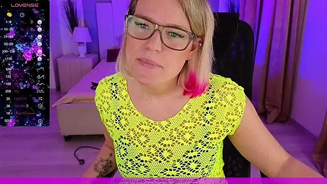 EVAshinyGIRL online show from December 20, 10:49 am