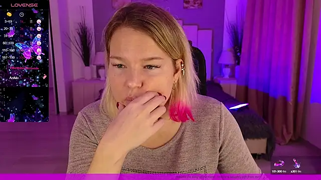 EVAshinyGIRL online show from January 17, 7:41 am