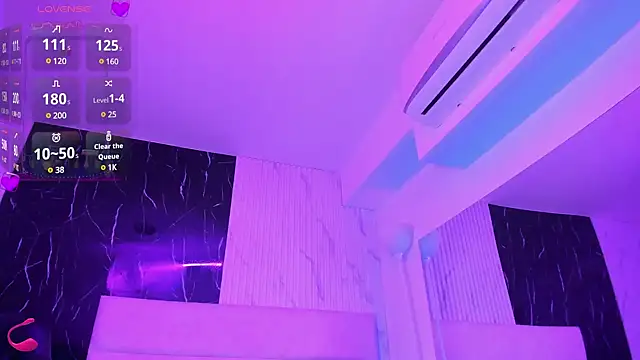 KatDreams  online show from December 18, 10:40 am