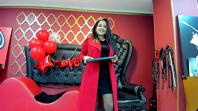 Snapshot of Mistressviictoria chatting on February 4, 11:16 am Mistressviictoria online show from February 4, 11:16 am