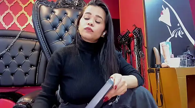 Snapshot of Mistressviictoria chatting on March 18, 2:37 pm Mistressviictoria online show from March 18, 2:37 pm