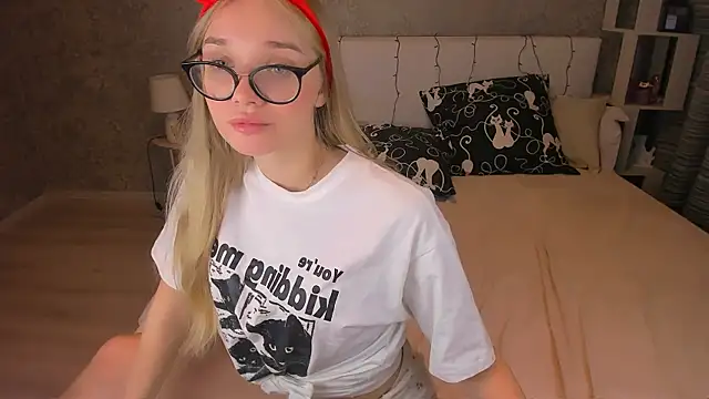 BoysLoveBlondee online show from January 22, 11:43 pm