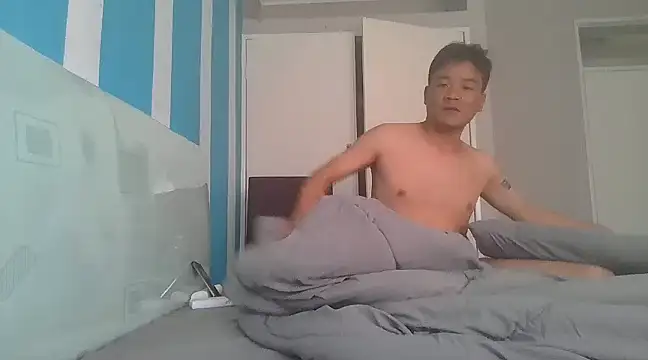 kisstoyousoon2024 online show from December 4, 11:19 am