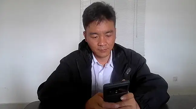 kisstoyousoon2024 online show from March 3, 11:33 am