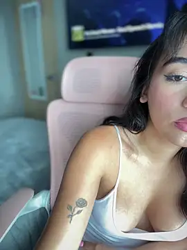 Snapshot of veronicaapink chatting on February 22, 4:30 pm veronicaapink online show from February 22, 4:30 pm