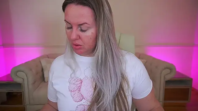 KiraCandyS online show from March 31, 8:31 pm