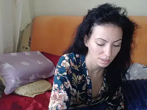 Emmatoo online show from November 18, 7:02 am