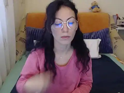 Emmatoo online show from December 1, 11:59 am