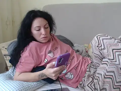 Emmatoo online show from February 24, 7:39 am