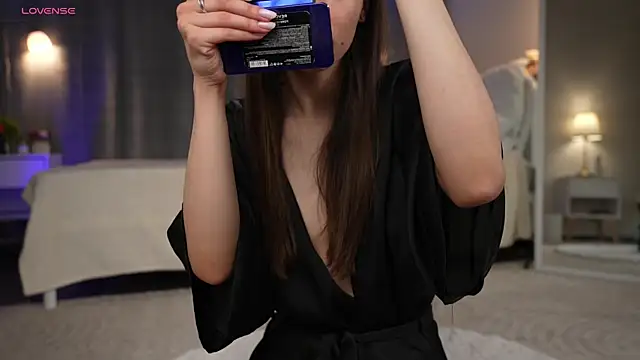 Amely Young online show from December 4, 1:59 am