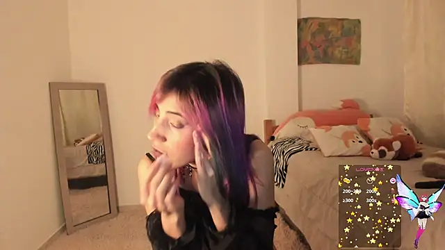 Snapshot of linnie_ chatting on January 12, 1:42 am linnie online show from January 12, 1:42 am