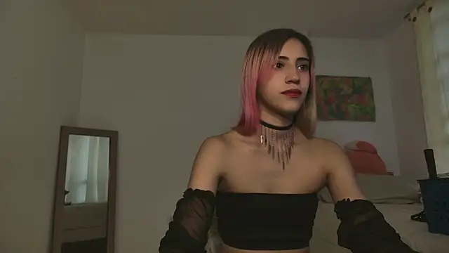 Snapshot of linnie_ chatting on March 8, 11:07 pm linnie online show from March 8, 11:07 pm