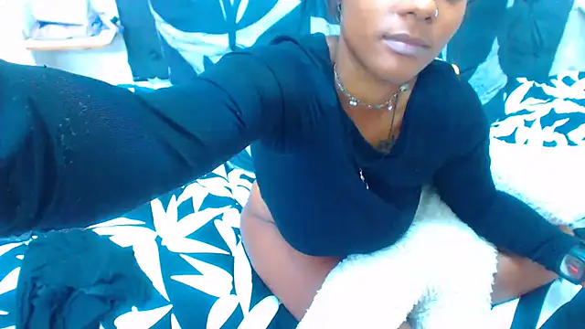 Snapshot of SAVAGExBOO chatting on January 1, 4:18 am SAVAGExBOO online show from January 1, 4:18 am