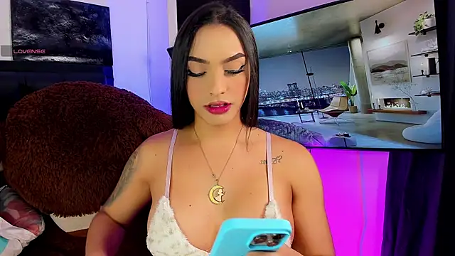 Maryonthemoon online show from November 13, 5:39 am