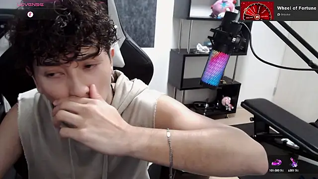 Shizukuu online show from September 10, 1:00 pm