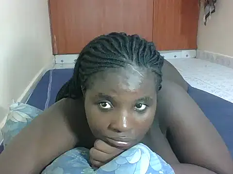 hotebbbyy online show from April 6, 6:09 pm