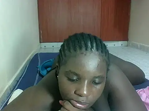 Snapshot of hotebbbyy chatting on April 28, 2:21 am hotebbbyy online show from April 28, 2:21 am