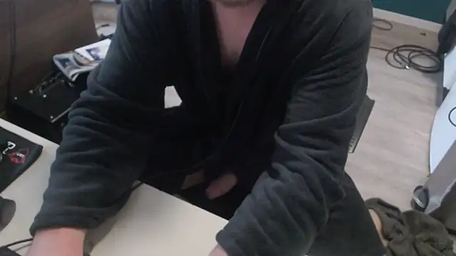 Snapshot of 050kek2 chatting on December 24, 11:06 am 050kek2 online show from December 24, 11:06 am