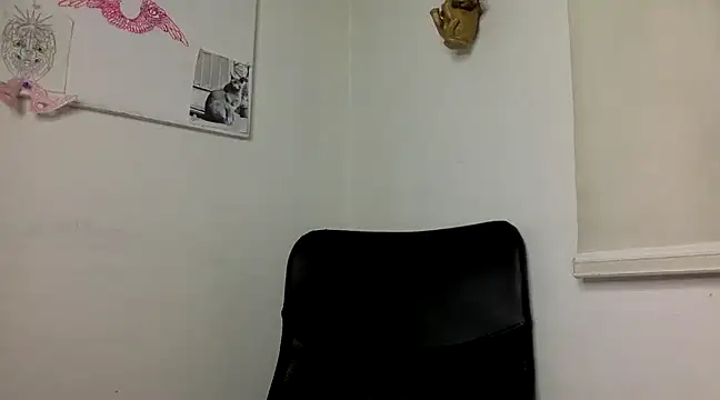 Snapshot of Thematrioshkaoficial24 chatting on December 20, 3:03 am Thematrioshkaoficial24 online show from December 20, 3:03 am