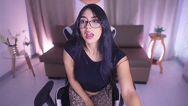 Sara albrecht online show from March 11, 12:39 pm