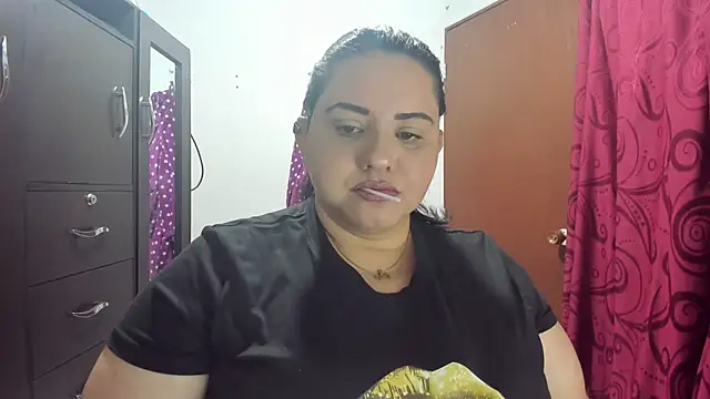Snapshot of tetasgrandes_karol chatting on January 21, 8:21 pm tetasgrandes karol online show from January 21, 8:21 pm