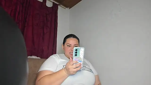 Snapshot of tetasgrandes_karol chatting on September 16, 5:14 pm tetasgrandes karol online show from September 16, 5:14 pm