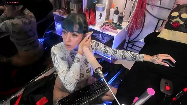 luxifer 666  online show from February 10, 7:49 pm