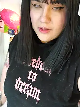 ItsNaiixa online show from September 21, 1:02 pm