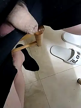 lobito1997 online show from January 25, 3:40 am