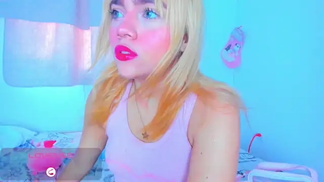 Snapshot of Sweet_MaryJane2 chatting on December 13, 8:47 pm Sweet MaryJane2 online show from December 13, 8:47 pm