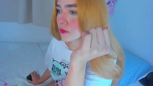 Snapshot of Sweet_MaryJane2 chatting on December 22, 1:12 am Sweet MaryJane2 online show from December 22, 1:12 am