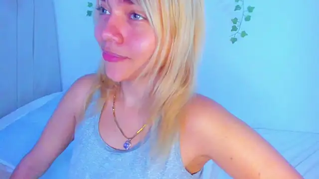 Snapshot of Sweet_MaryJane2 chatting on March 1, 5:52 am Sweet MaryJane2 online show from March 1, 5:52 am