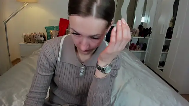 KateRedgar online show from March 20, 5:02 am