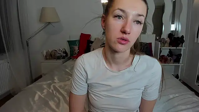 KateRedgar online show from March 22, 11:53 pm