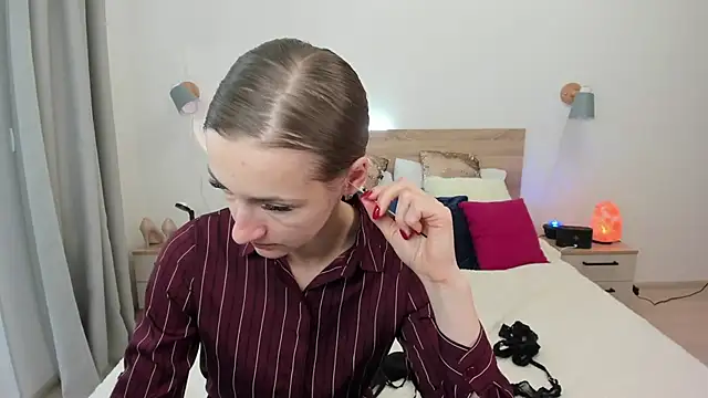 KateRedgar online show from October 9, 11:08 am