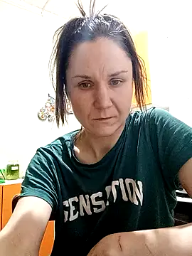 Holly Bette online show from February 4, 4:48 am