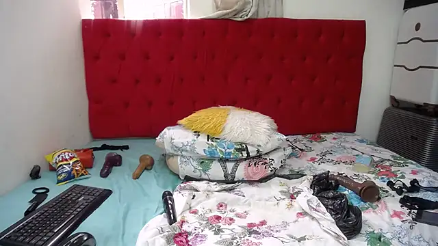 GaggingQueenxx online show from March 9, 10:30 am