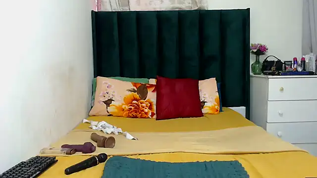 GaggingQueenxx online show from November 17, 12:33 pm