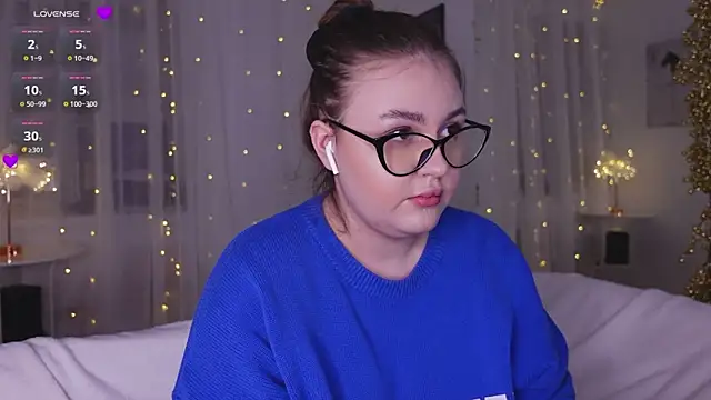 Snapshot of Mia__Peach chatting on January 10, 5:24 pm Mia Peach online show from January 10, 5:24 pm