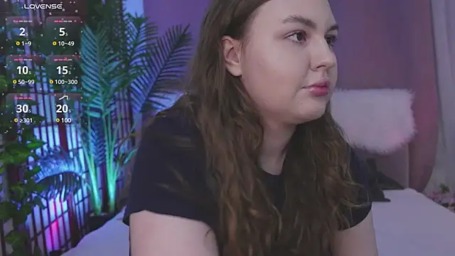 Snapshot of Mia__Peach chatting on January 13, 9:09 pm Mia Peach online show from January 13, 9:09 pm